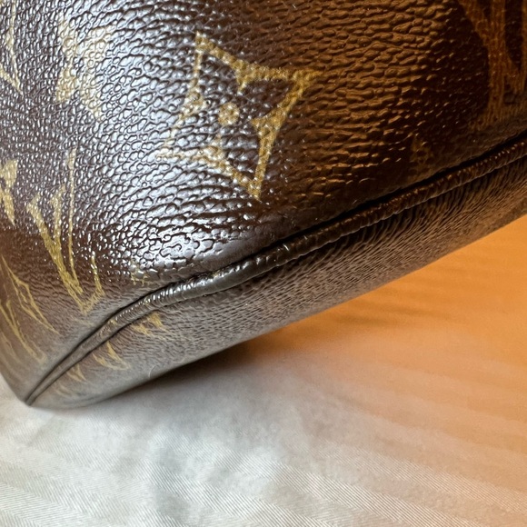 LOUIS VUITTON LV Neverfull MM Monogram Bag - Picture 8 of 17